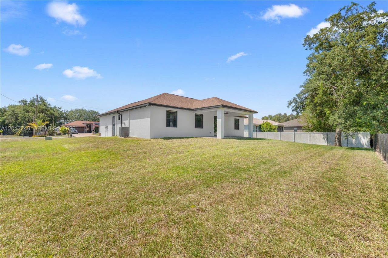 717 Zendor Ave, Fort Myers, FL 33913 Photo