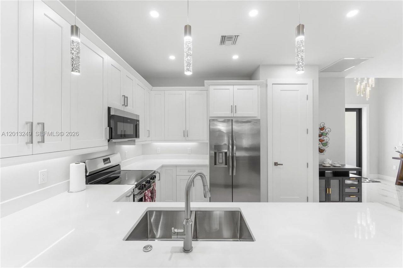 717 Zendor Ave, Fort Myers, FL 33913 Photo