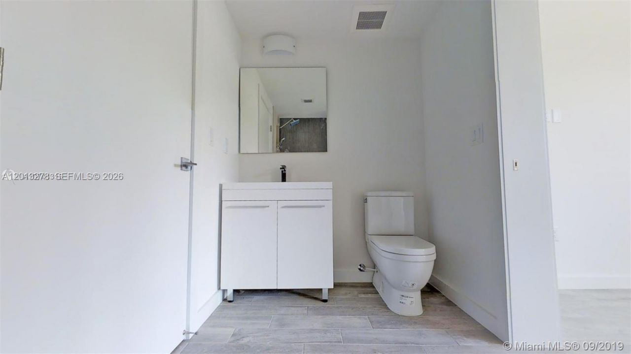 315 S Shore Dr, Unit 5, Miami Beach, FL 33141 Photo