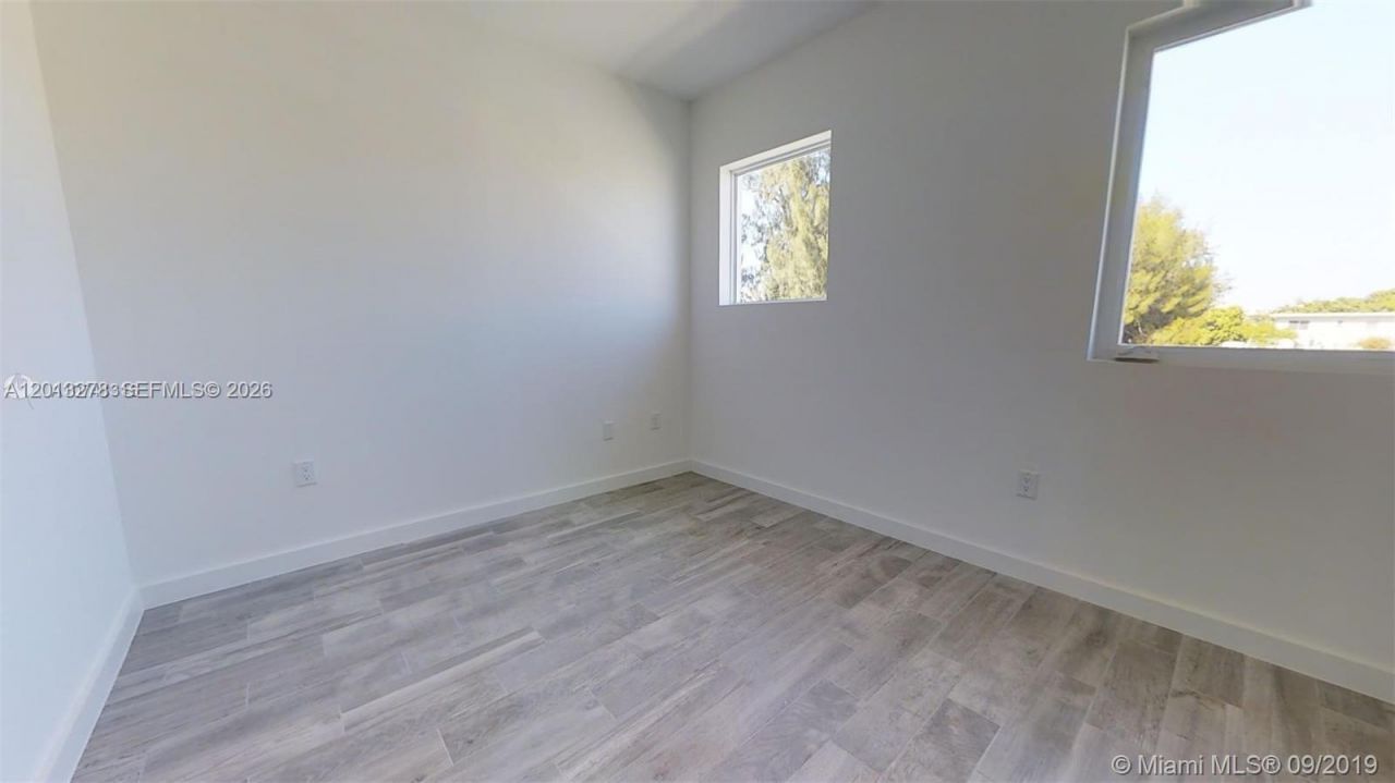 315 S Shore Dr, Unit 5, Miami Beach, FL 33141 Photo