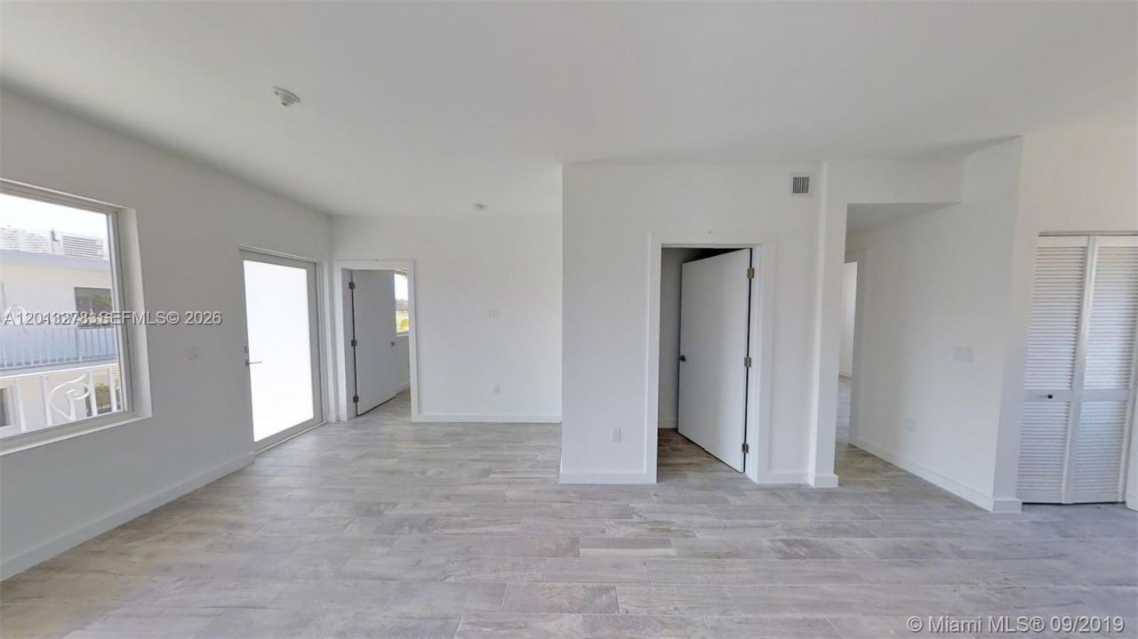 315 S Shore Dr, Unit 5, Miami Beach, FL 33141 Photo