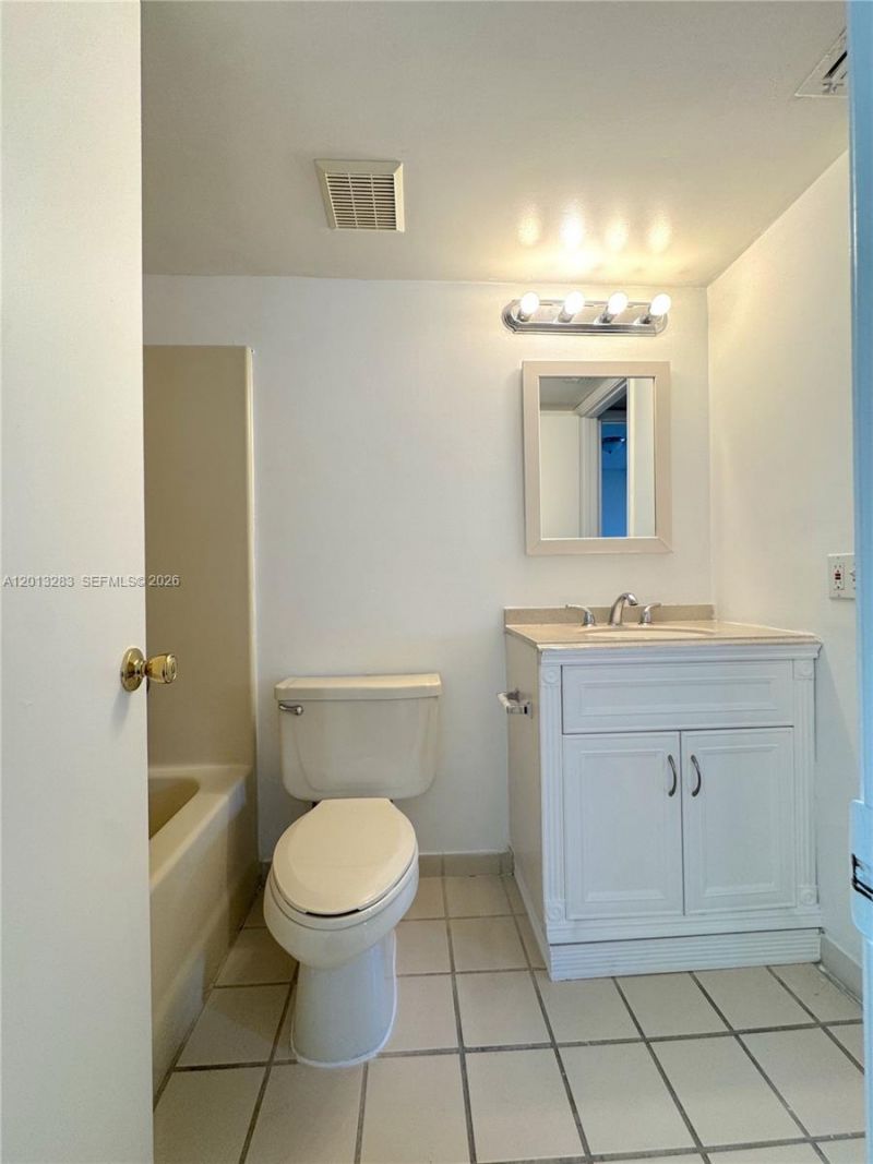 3610 N 56th Ave , Unit 218, Hollywood, FL 33021 Photo