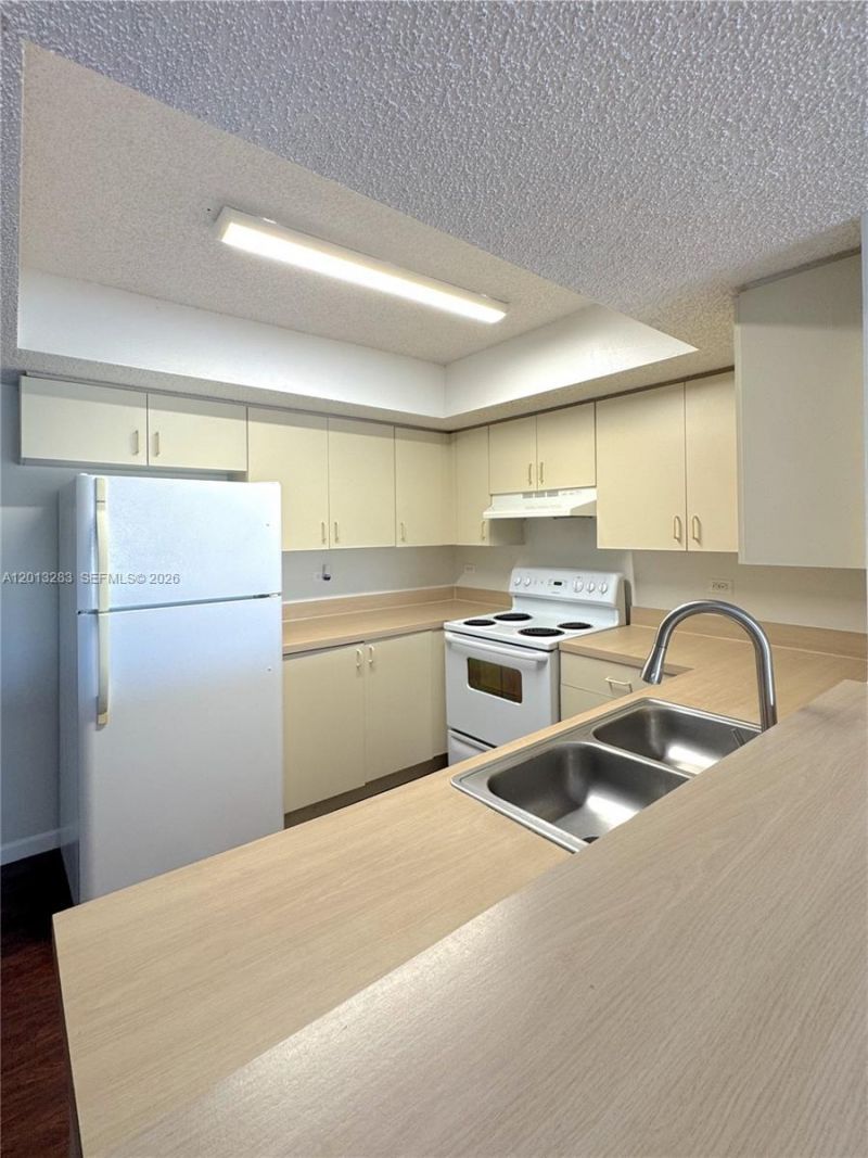 3610 N 56th Ave , Unit 218, Hollywood, FL 33021 Photo