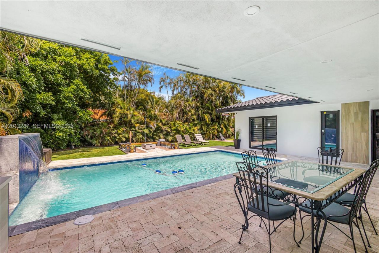 15331 Turnbull Dr, Miami Lakes, FL 33014 Photo