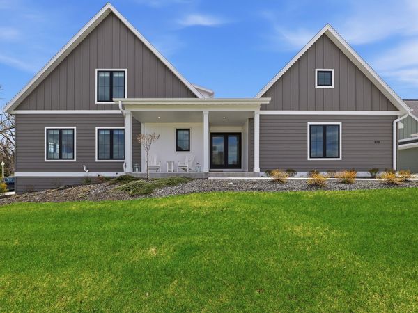 573 Meadow Cir E, Kohler, WI 53044