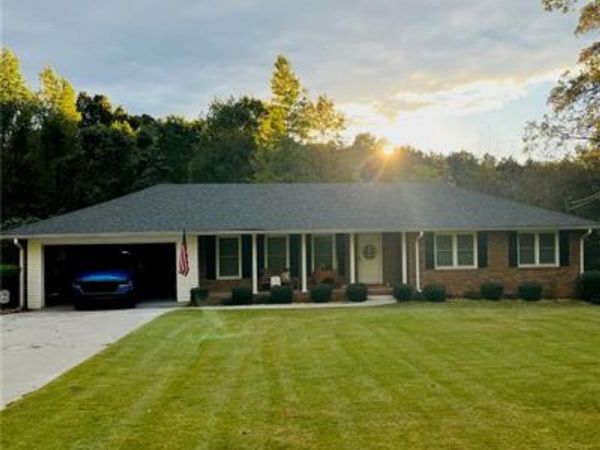 2525 Holtzclaw Road , Cumming, GA 30041