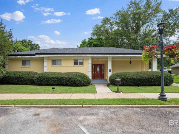 225 W Laurel Avenue, Foley, AL 36535