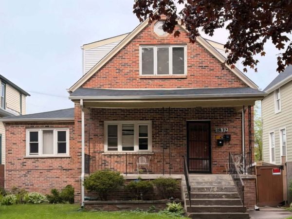 1832 Ashland Avenue , Evanston, IL 60201