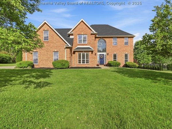 2006 Salisbury Way, Hurricane, WV 25526