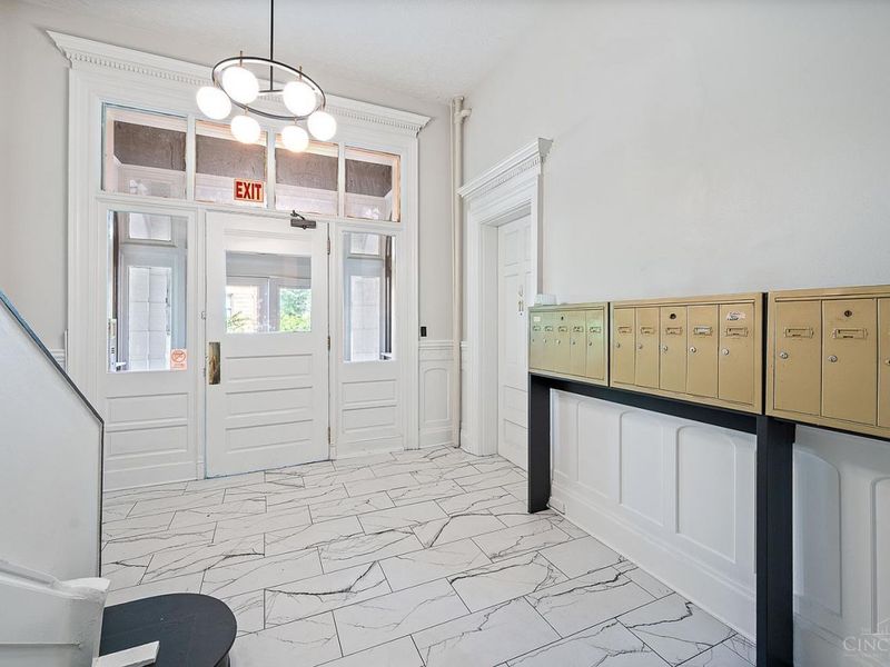 945 Dana Avenue, Cincinnati, OH 45229 Photo 7