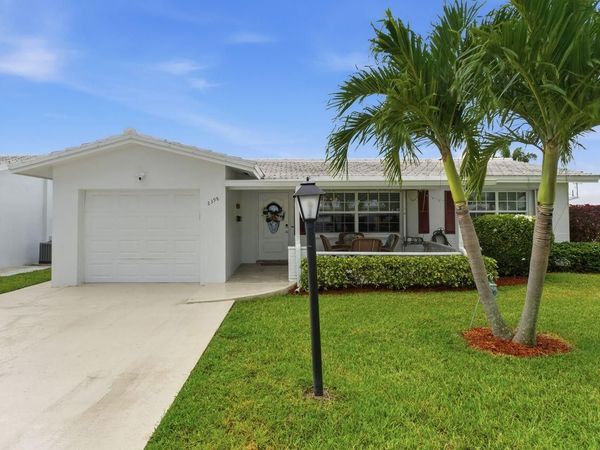 2398 SW 9th Avenue N, Boynton Beach, FL 33426