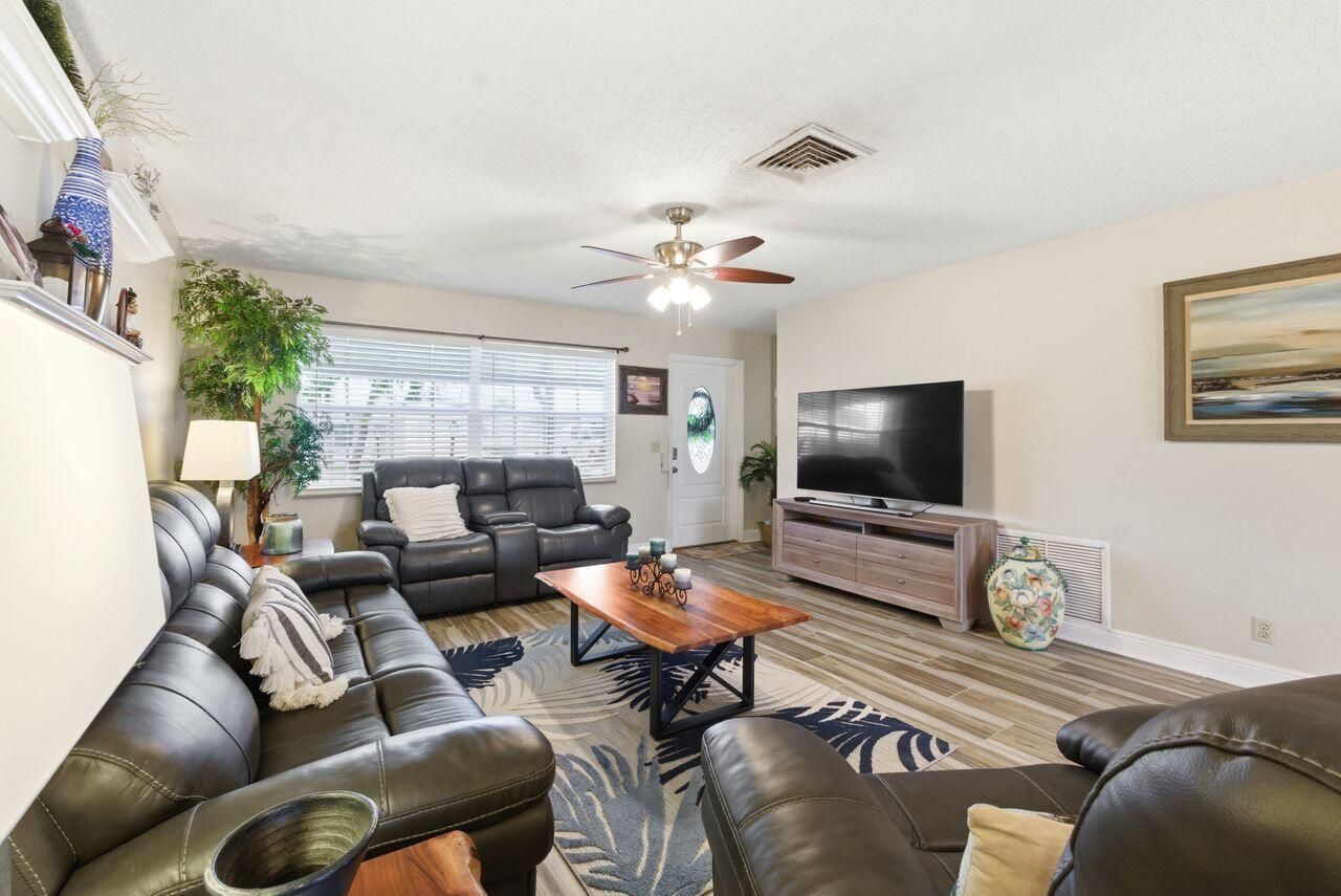 2398 SW 9th Avenue N, Boynton Beach, FL 33426 Photo