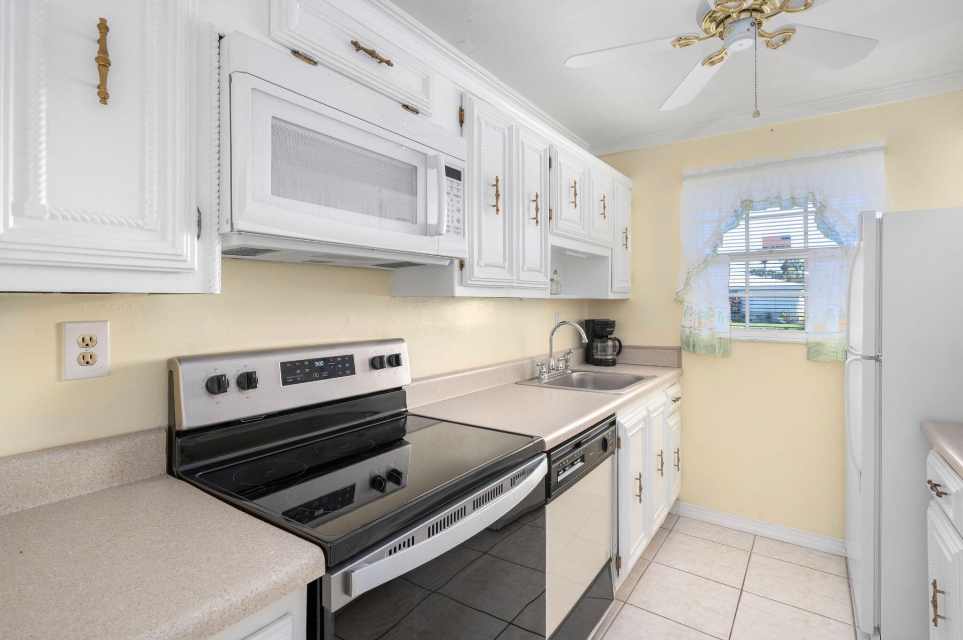 109 Lakes End Drive, Unit D, Fort Pierce, FL 34982 Photo