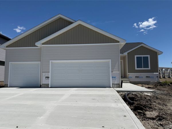 885 11th Street, Waukee, IA 50263