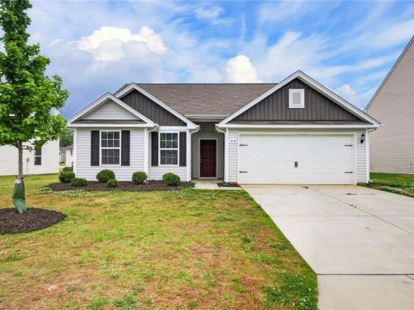 2112 Briar Run Drive , Greensboro, NC 27405
