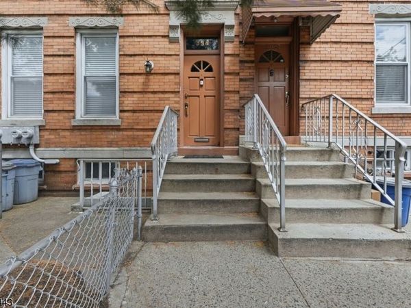 394 Woodlawn Ave, Unit 2, Jersey, NJ 07305