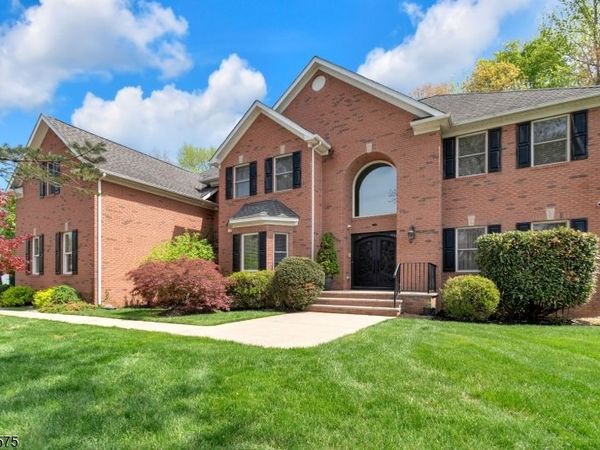 23 Yellowstone Dr, Old Bridge, NJ 08857