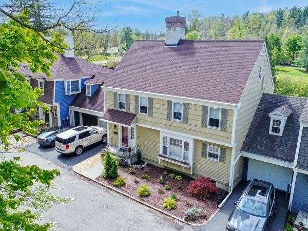 2 Eaglet Gln, Allamuchy, NJ 07840