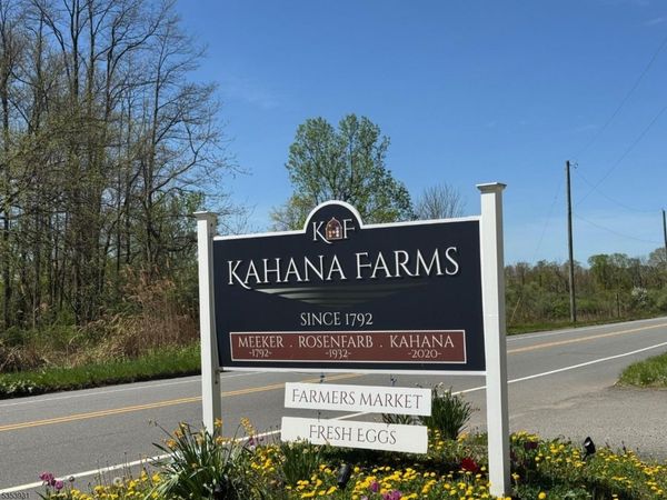 95 Calais Rd, Randolph, NJ 07869