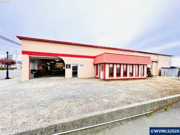 1805 Sherman Av, North Bend, OR 97459
