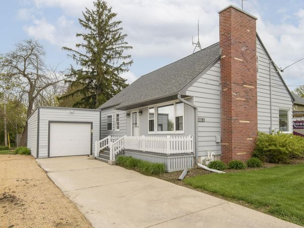 208 Wright St, Waukesha, WI 53186