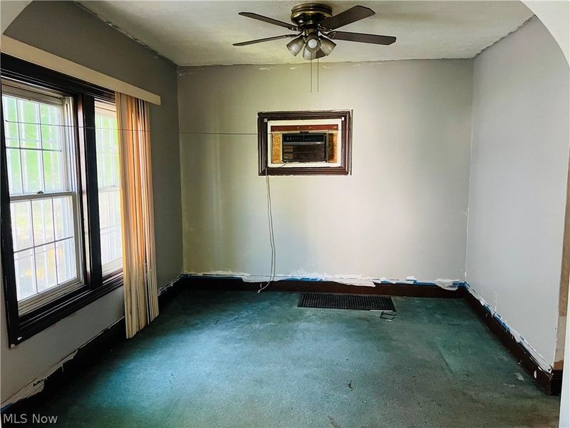 521 Elbon Avenue, Akron, OH 44306 Photo 8