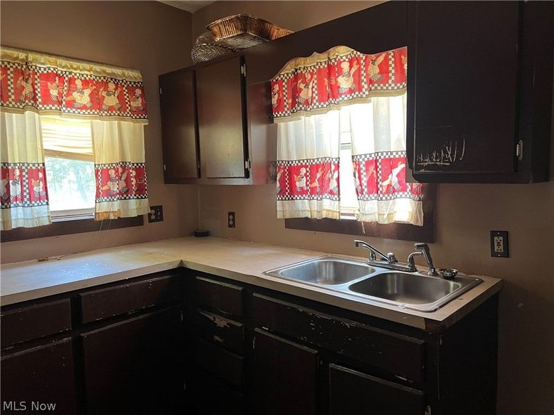 521 Elbon Avenue, Akron, OH 44306 Photo 9