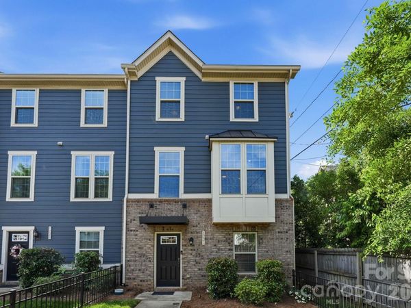 1221 Queen Lyon Court, Charlotte, NC 28205