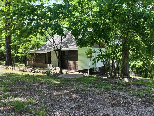 589 Hickory Lane, Pineville, MO 64856