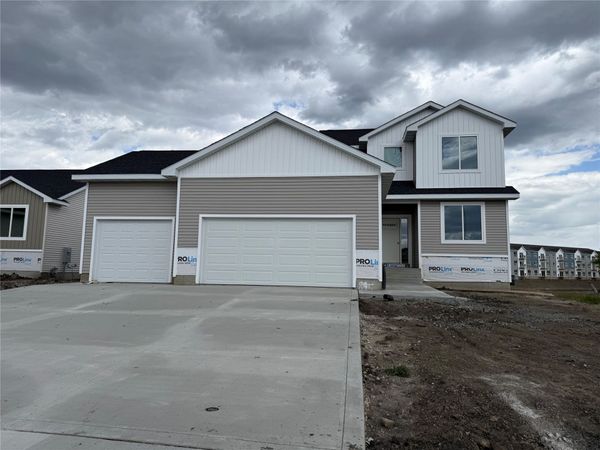 895 11th Street, Waukee, IA 50263