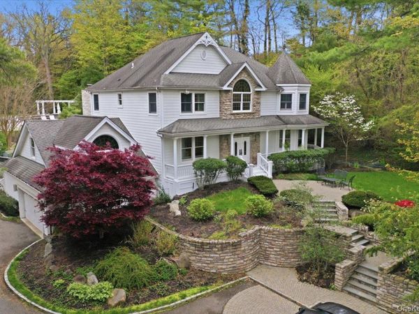9 Godfrey Lane , Huntington, NY 11743