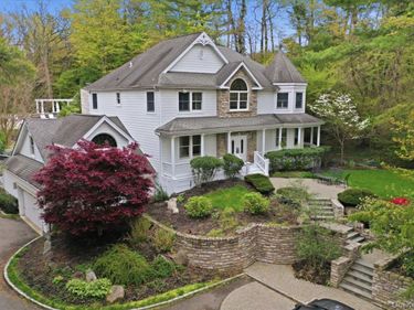 9 Godfrey Lane, Huntington, NY 11743