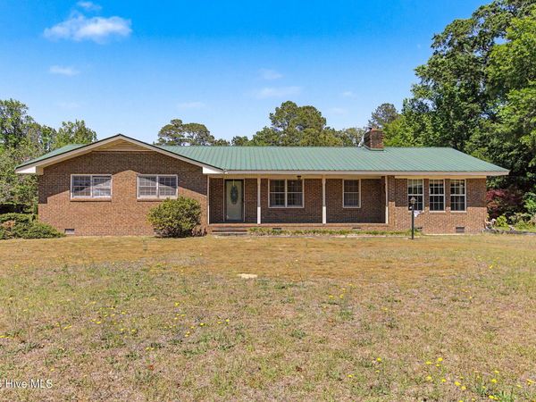 2498 Nc Highway 53 , Elizabethtown, NC 28337