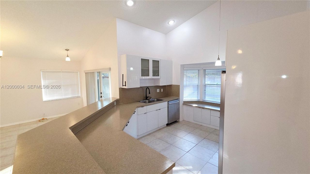 3247 NW 123rd Ave, Sunrise, FL 33323 Photo