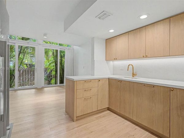 2984 Mary St, Miami, FL 33133