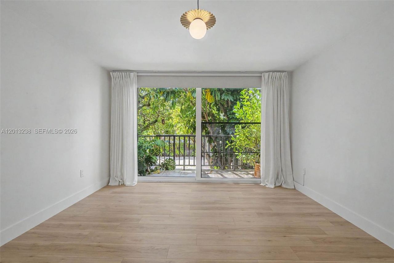 2984 Mary St, Miami, FL 33133 Photo