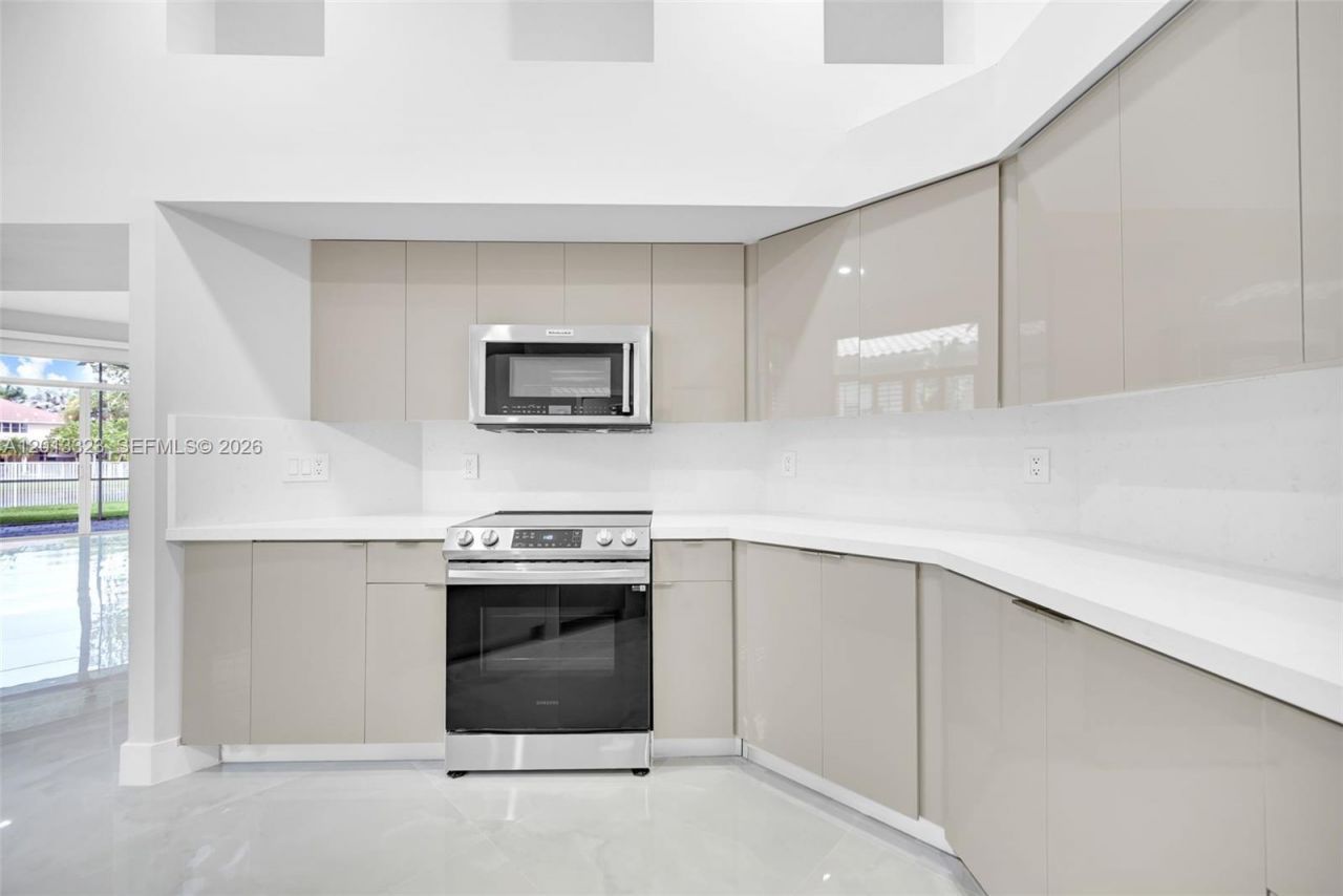 2553 Bay Pointe Drive , Weston, FL 33327 Photo
