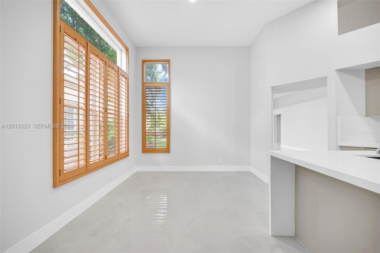 2553 Bay Pointe Drive , Weston, FL 33327 Photo