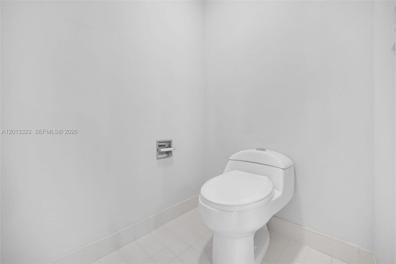 2553 Bay Pointe Drive , Weston, FL 33327 Photo