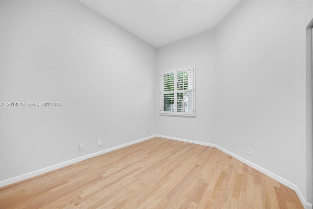 2553 Bay Pointe Drive , Weston, FL 33327 Photo