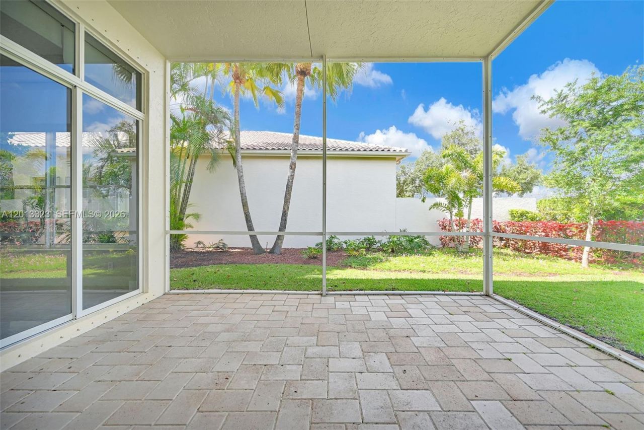 2553 Bay Pointe Drive , Weston, FL 33327 Photo