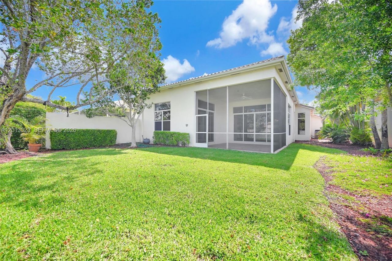 2553 Bay Pointe Drive , Weston, FL 33327 Photo