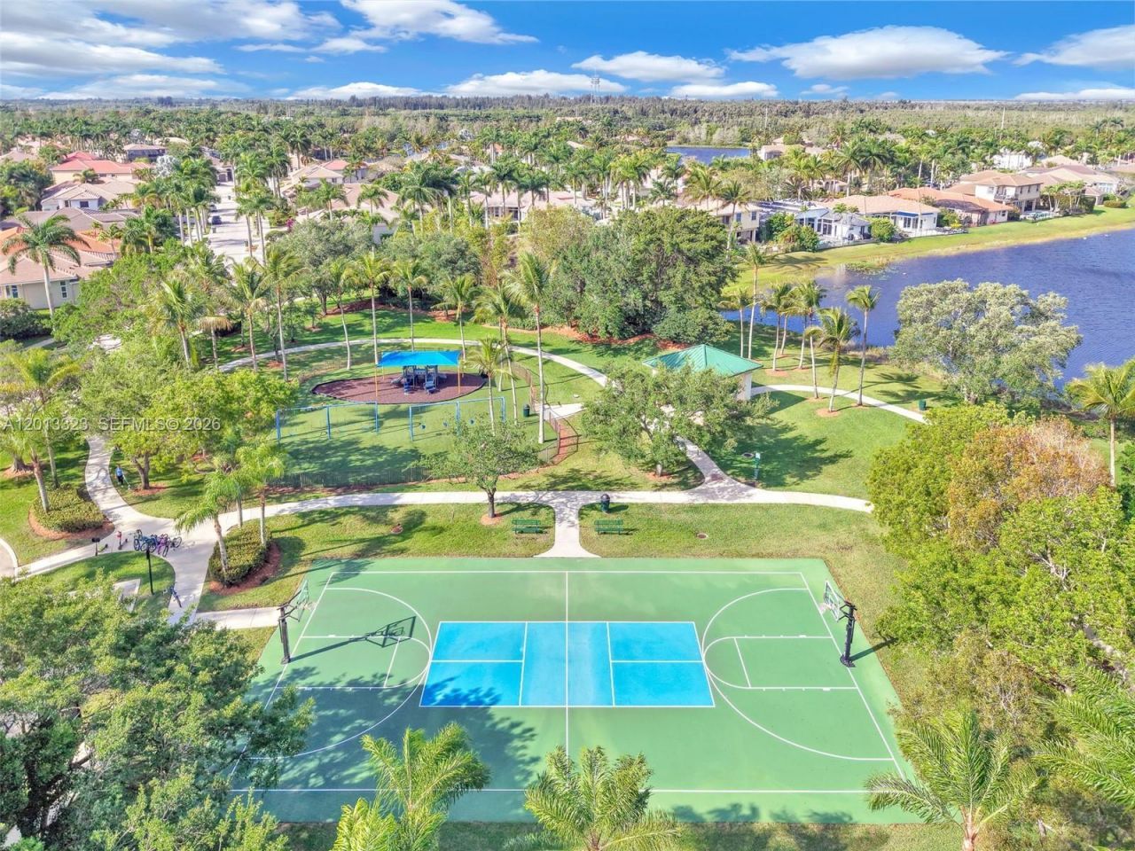 2553 Bay Pointe Drive , Weston, FL 33327 Photo
