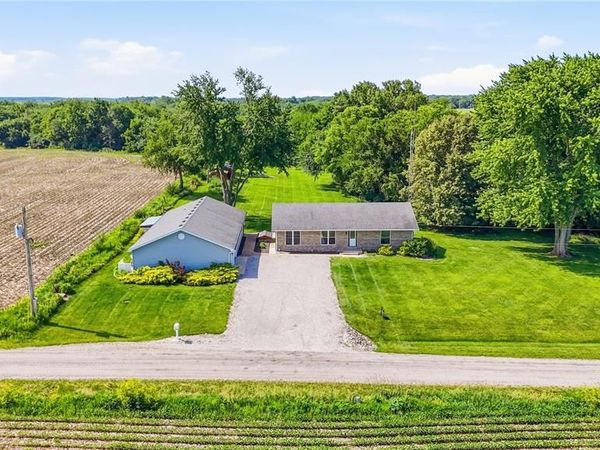 14201 Williamson Road, Virden, IL 62690