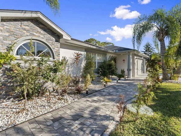 2471 SE Leithgow Street, Port St. Lucie, FL 34952