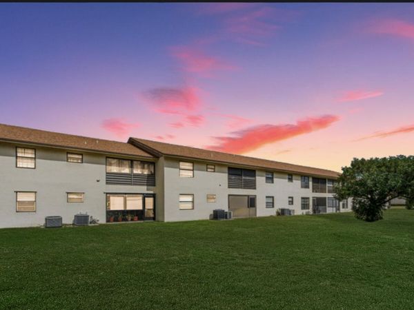 5954 Longbow Lane, Unit 5, West Palm Beach, FL 33415