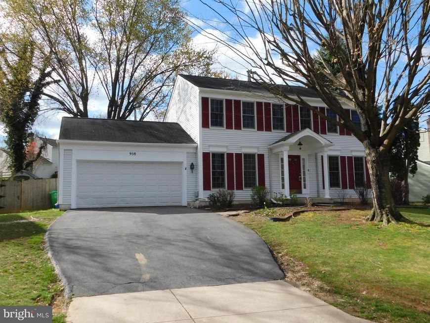 916 Pointer Ridge Drive, Gaithersburg, MD 20878 Main Photo
