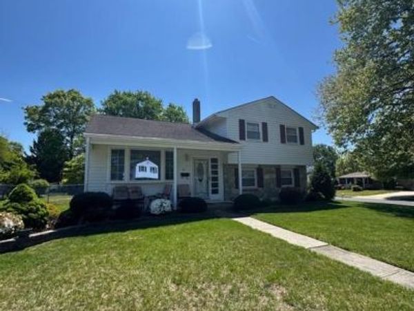 36 LATIMER WAY, BURLINGTON, NJ 08016