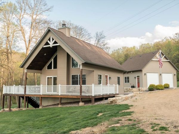 5829 S Pleasant Hill Road, ELIZABETH, IL 61028