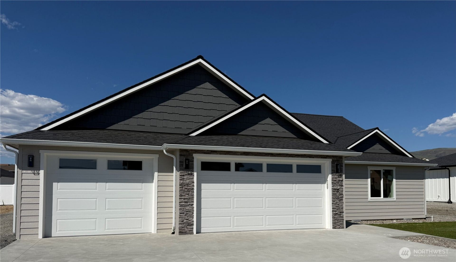 865 NE Conner Court, East Wenatchee, WA 98802 Main Photo